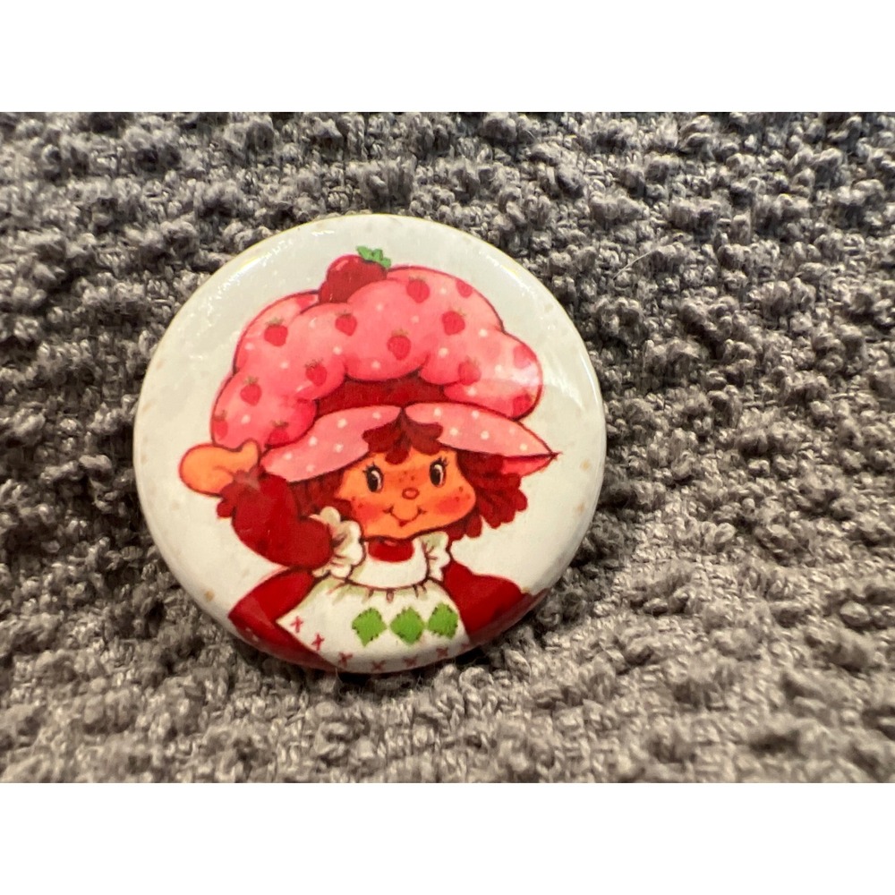 Vintage Strawberry Shortcake Pin Back Button 1 Inch Retro 80s Character Badge